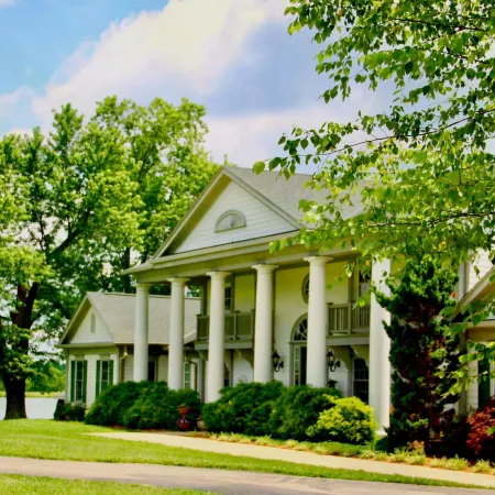 The B & B at Queenslake