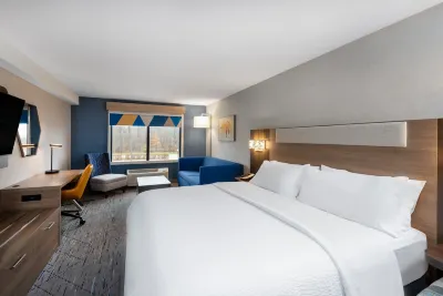 Holiday Inn Express & Suites Wadsworth Отели в г. 