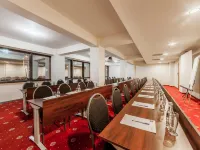 Hotel Sir Royal Hotels near S-Park
