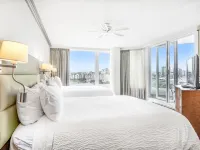 Victoria Regent Waterfront Hotel & Suites Hotels near Laurel Point
