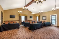 Best Western Plus Intercourse Village Inn  Suites