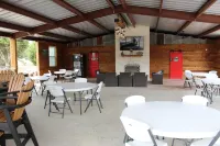 Al's Hideaway Cabin and RV Space, LLC Hotels in Bandera