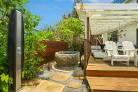 Bond House 4 Bedroom Home by RedAwning Hotels in Anahola