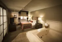 Ramada by Wyndham Marquette Hotels in Marquette