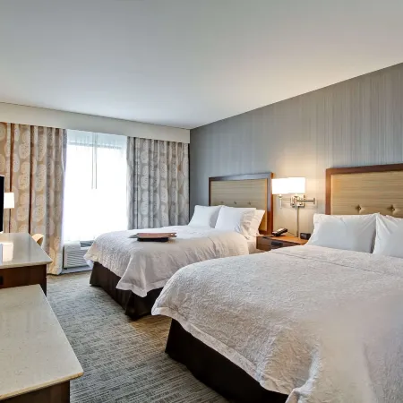 Hampton Inn & Suites Detroit/Troy