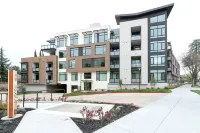 Global Luxury Suites at Downtown Mountain View