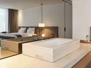 Roomers Baden-Baden, Autograph Collection