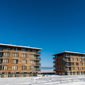 CORNELIA DELUXE RESIDENCE