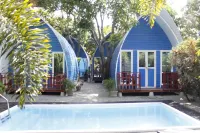 Airport A4 Transit Hub - Eco Chalets - Free Shuttle Service 24Hrs