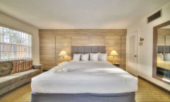 Club Lux Resort by the Beach