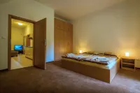 Apartmány Weissov Dom Отели в г. 