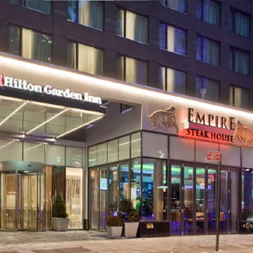 Hilton Garden Inn New York Central Park South-Midtown West Отели рядом с достопримечательностью «Театр Гершвин»