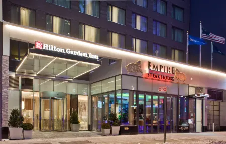Hilton Garden Inn New York Central Park South-Midtown West Отели рядом с достопримечательностью «Линкольн-центр»