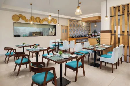 Vivanta Chitwan Bharatpur Отели рядом с достопримечательностью «Chitwan Jungle Safari»