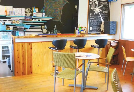 알로알로 비치 카비라 해변