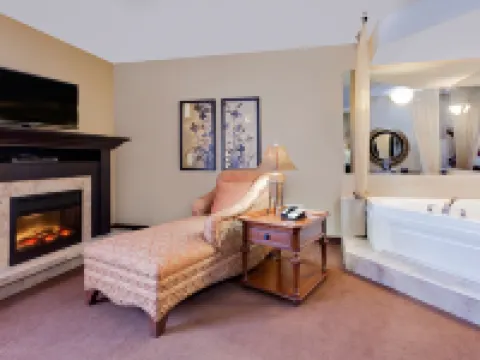 Ramada by Wyndham Camrose Hotels in Camrose