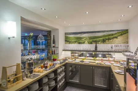 Hotel Im Schulhaus Отели рядом с достопримечательностью «Зоопарк Рейнбёллен ГмбХ»