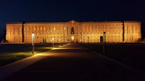 Al Centro Luxury Home