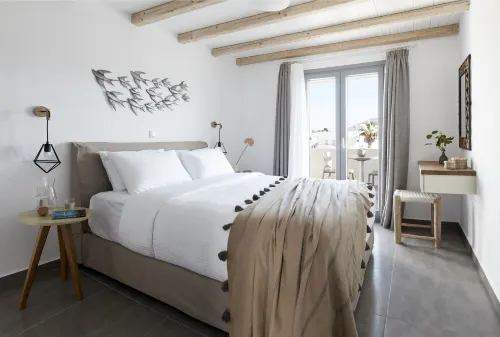 Pnoi Luxury Suites - Condos