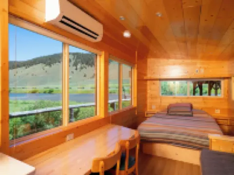 Redwood Cabins Hotels in Custer County