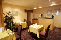 Albert Hotel - breakfast