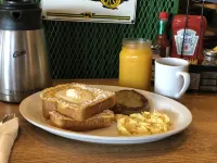 Cousin's Country Inn - breakfast