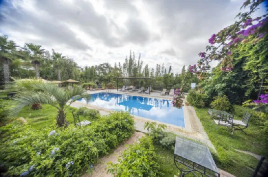 ダール タンジャ イブン・バットゥータ国際空港周辺のホテル