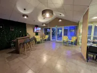 Hotel l'Océane Angers Parc Expo فنادق في Saint-Sylvain-d'Anjou