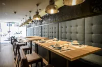 โรงแรม รูสโซ พลัส