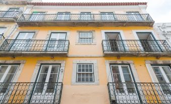 Bright & Spacious Alfama Typical Apartment, by TimeCooler