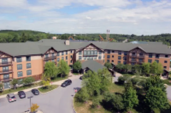 Six Flags Great Escape Lodge & Indoor Waterpark Hotels in Queensbury