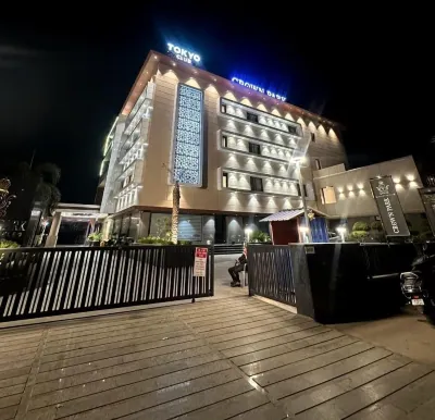 CROWN PARK LUXURY HOTEL Hotels near Nehru Bal Park