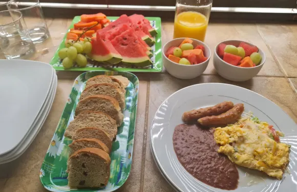 GM套房床和早餐