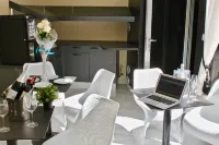 Galeria Valeria Seaside Downtown - Mag Quaint & Elegant Boutique Hotels - breakfast