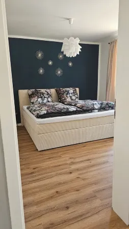 Modernes & Zentrales Apartment Отели в г. Байрсброн