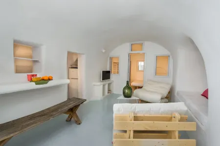 Artia Mansion Отели рядом с достопримечательностью «Sigalas Winery»