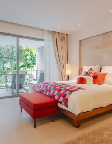 รูปภาพของElegant Beachfront 3BR Condo at Pearl of Naithon