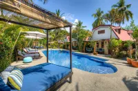 Encantada Ocean Cottages Hotels in Esterillos Oeste