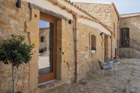 Masseria Santa Barbara Отели в г. Кальтаниссетта