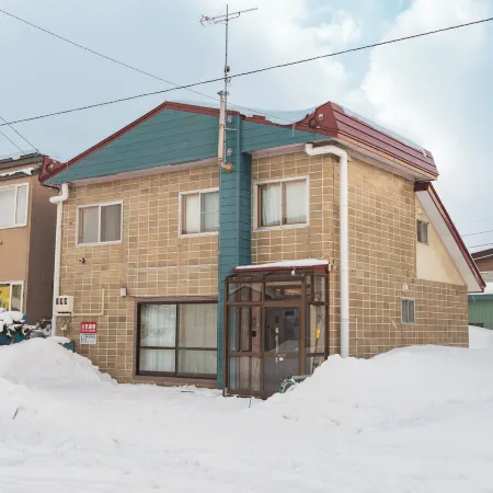Motomachi House Helps Guests Book Great Restaurants in Furano