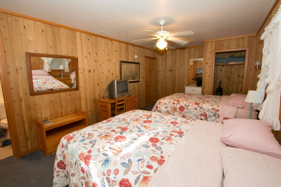 Photo 3 of 6