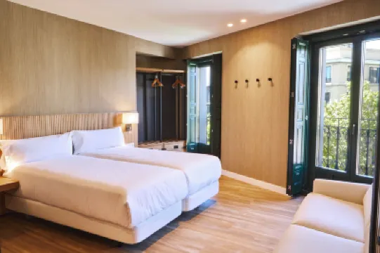 Latroupe Prado Các khách sạn gần Edificio España