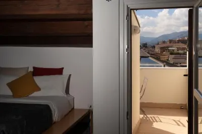 Sopramoltivolti Hotels in Albergheria