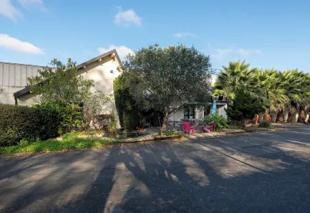 B&B Hotel Niort Sud Venise Verte