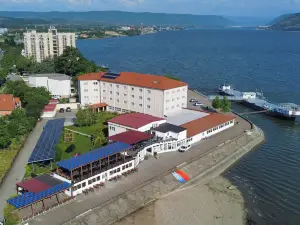 HOTEL AQUASTAR DANUBE