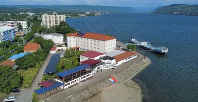 阿誇斯塔多瑙河飯店 住宿飯店