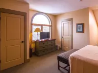 Spacious 2 Bed at Crystal Mountain Resort 2 Bedroom Condo by RedAwning 韋爾登住宿飯店
