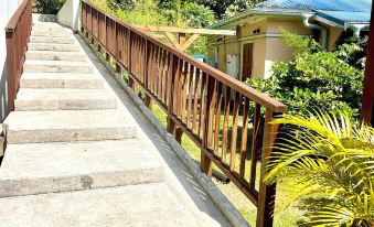 Nikao Hillside Suite