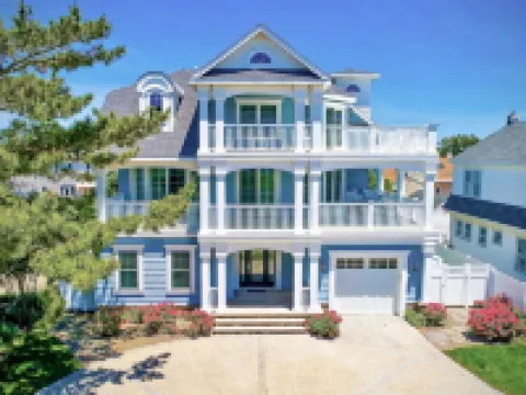 Spacious 6Br Beach Home with Elevator Heated Pool - Ideal for Family Vacations Hotels in Brigantine