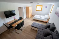 PJ Apartments & Wellness - Hot Tub & Sauna - Free Parking - 3-Star